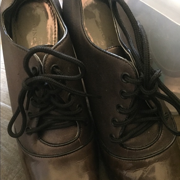 Vince Camuto heels - Picture 2 of 2